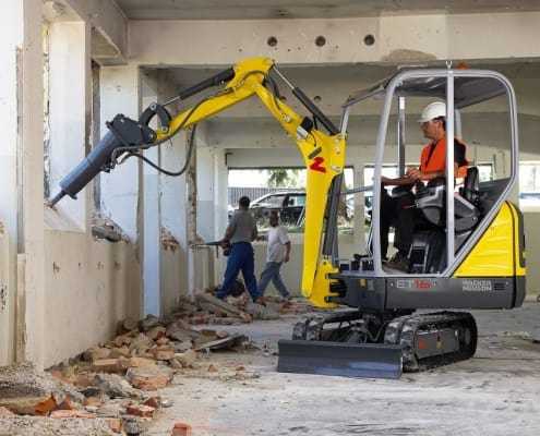 Применение экскаваторов с гидромолотами Применение экскаваторов с гидромолотами