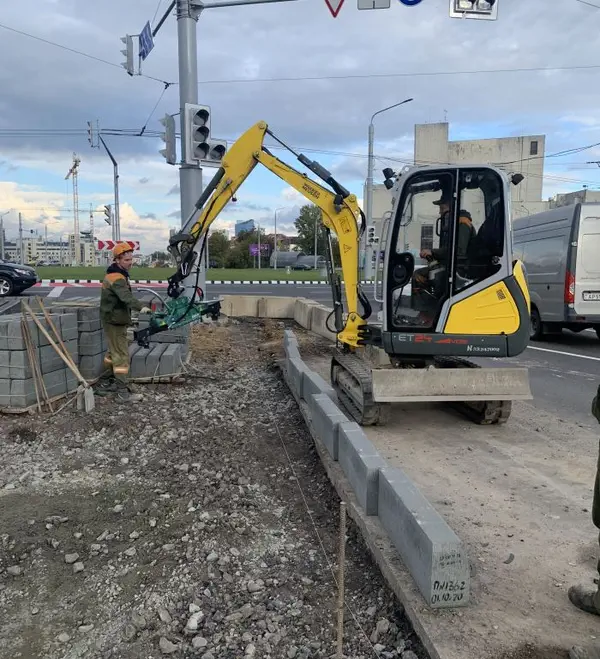 Установка бордюров на пл. Богушевича - 