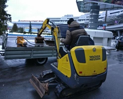 Применение экскаваторов с гидромолотами Применение экскаваторов с гидромолотами