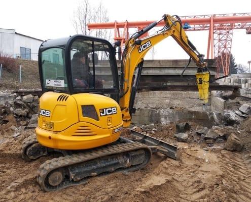 Применение экскаваторов с гидромолотами Применение экскаваторов с гидромолотами